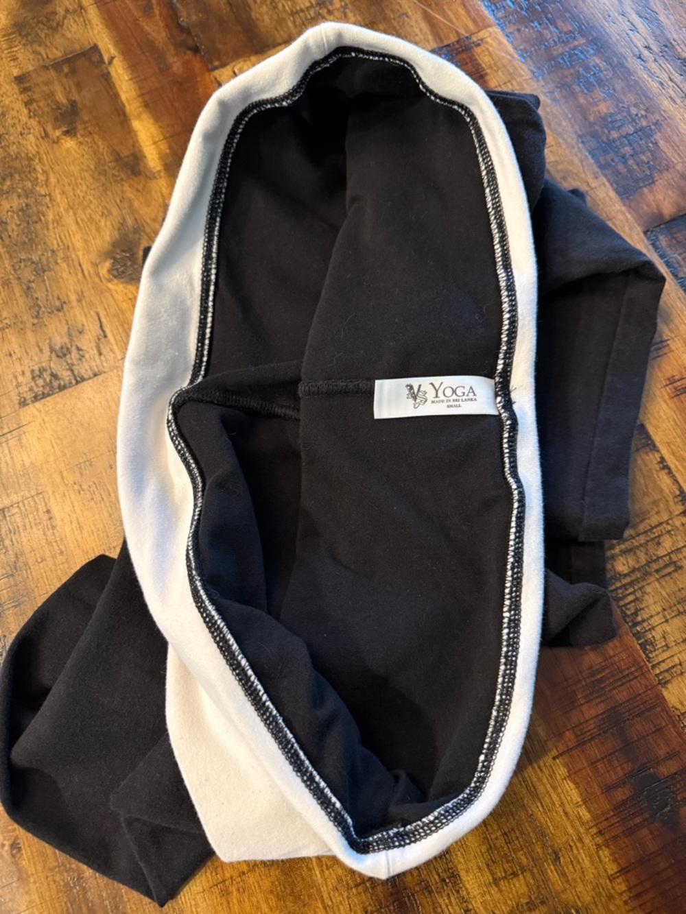 Victoria's Secret Yoga capri length loungewear. black white sz S women's - Picture 2 of 6